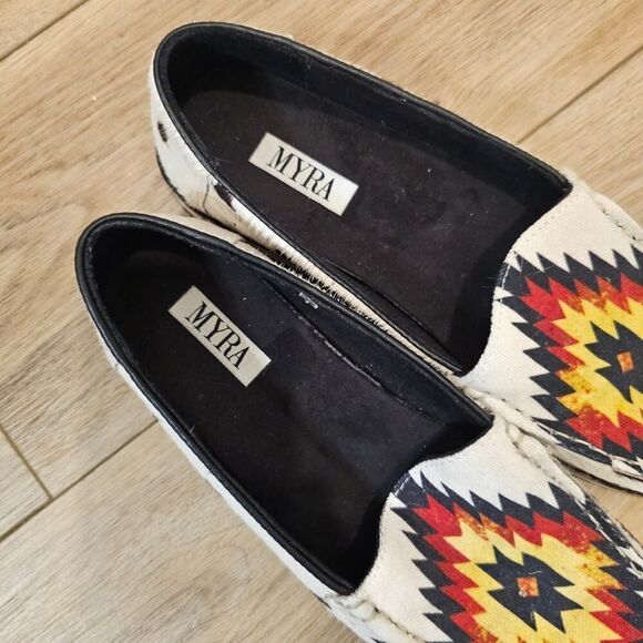 Myra's Uranium Southwestern Cloth Loafers Size 9 - Picture 5 of 7